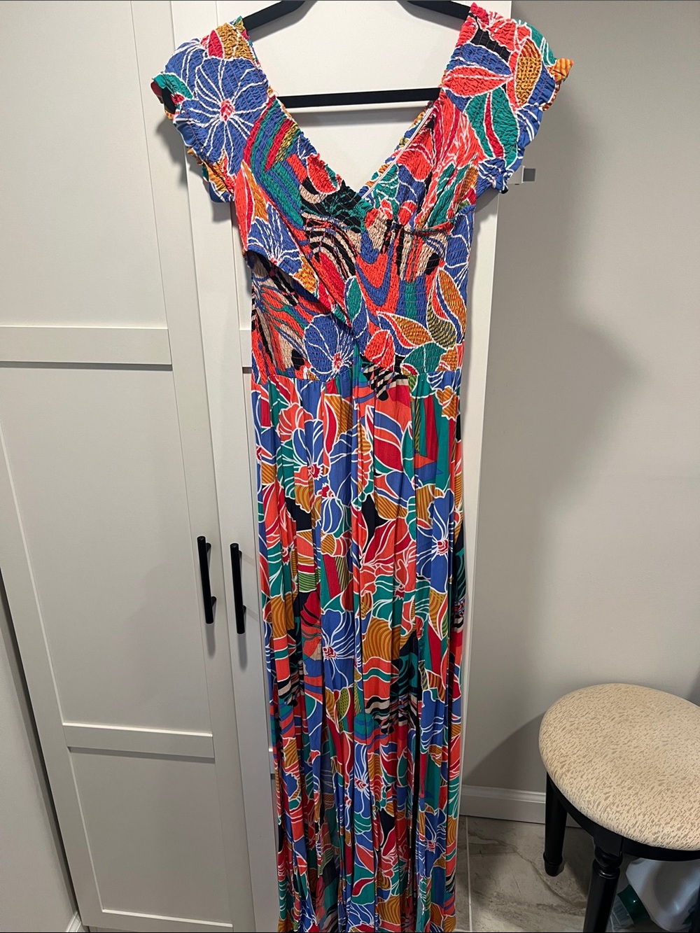 Aakaa Bold Floral V-Neck Maxi Dress in multi color floral pattern